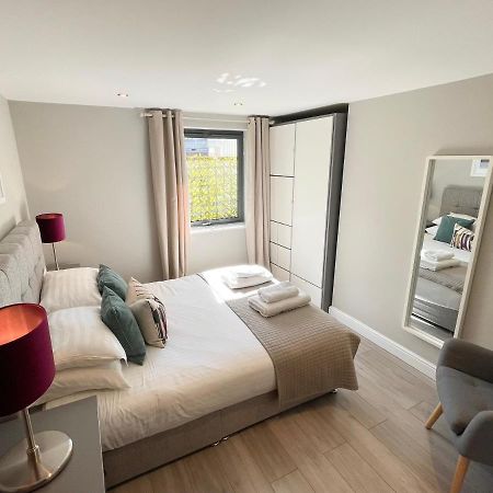 Urban Living'S - The Wesley Beautiful City Centre Apartment With Balcony Oxford Eksteriør billede