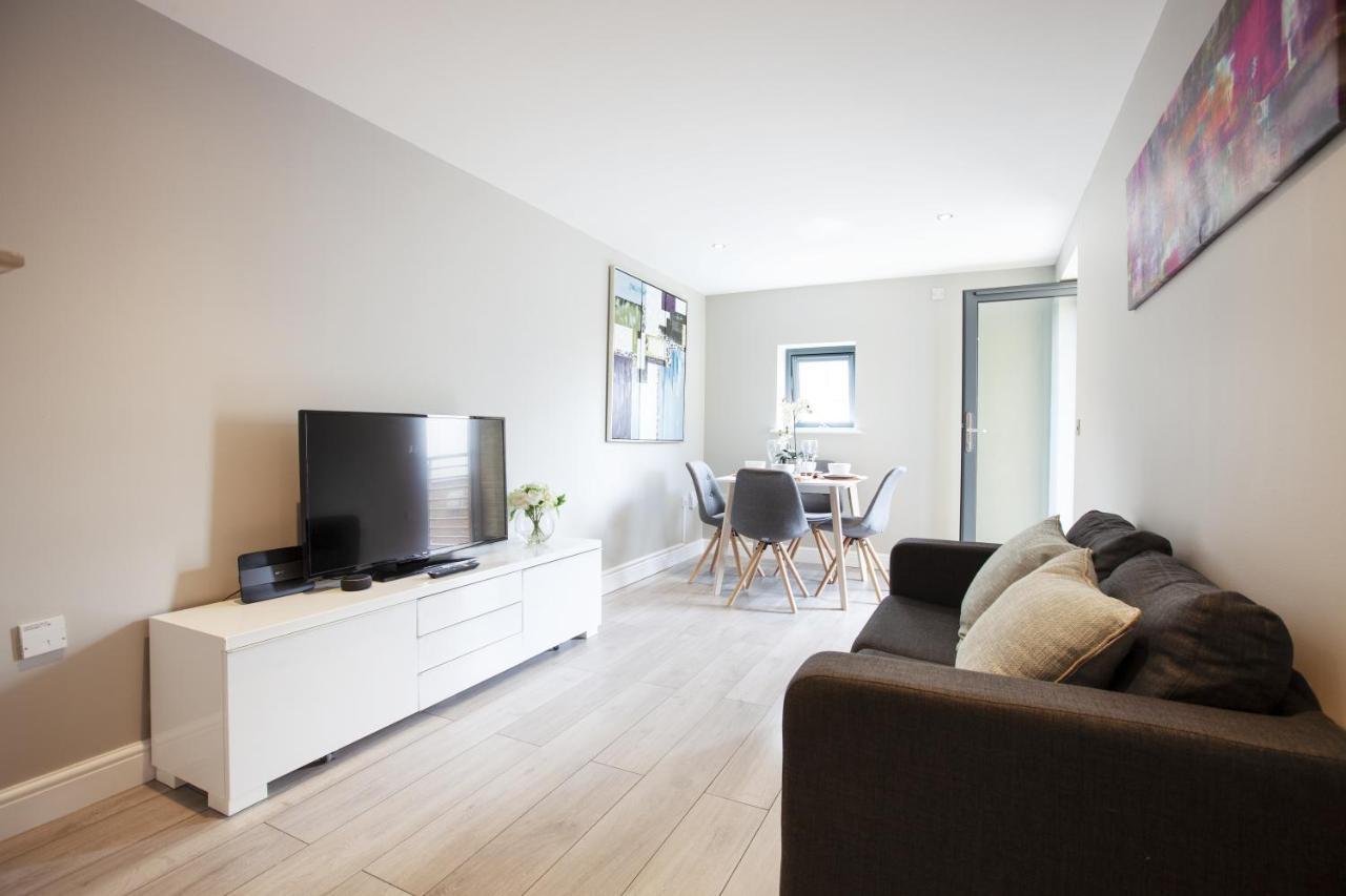 Urban Living'S - The Wesley Beautiful City Centre Apartment With Balcony Oxford Eksteriør billede