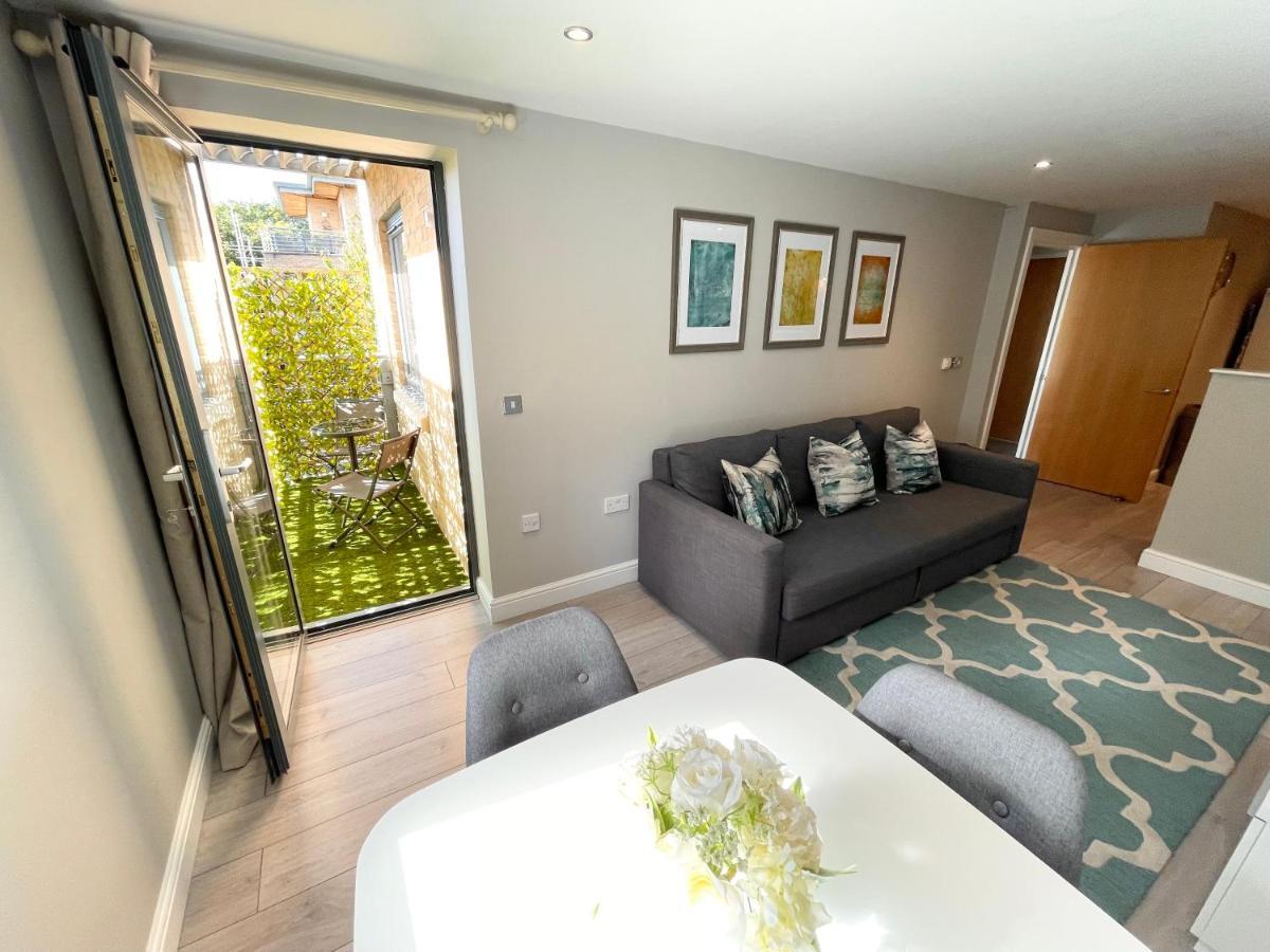 Urban Living'S - The Wesley Beautiful City Centre Apartment With Balcony Oxford Eksteriør billede